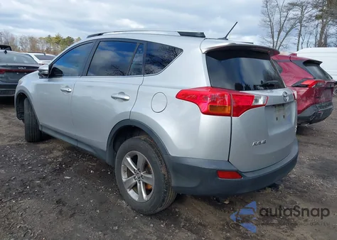 2015 Toyota Rav4 Xle z USA, uszkodzony, nr VIN JTMRFREVXFD118475